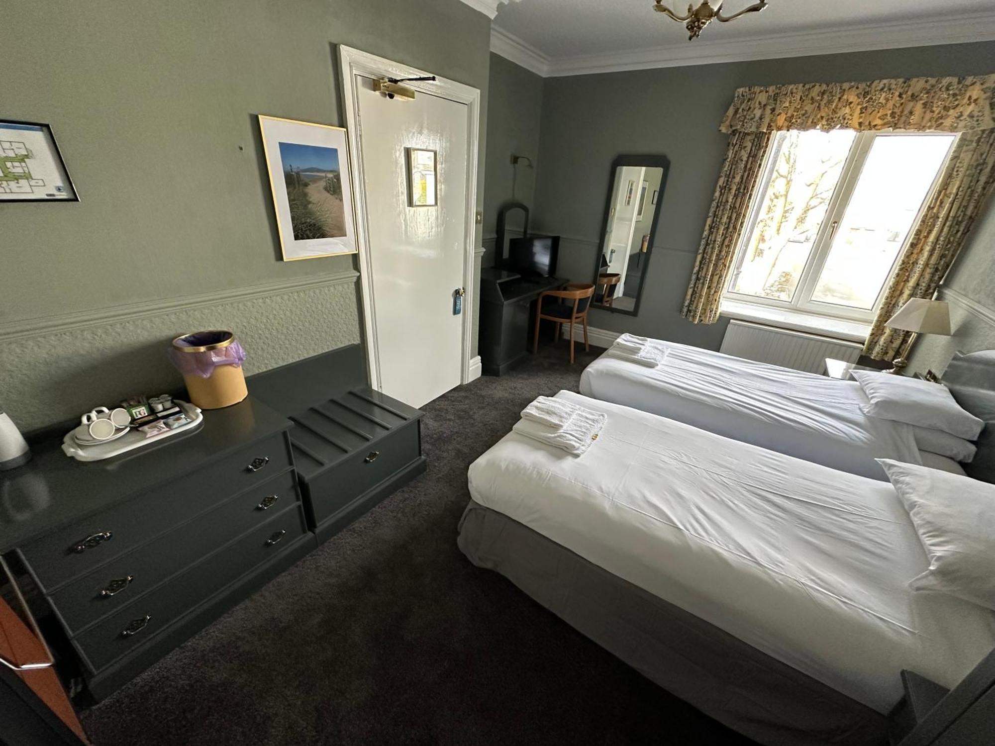 Clarkes Hotel Barrow In Furness Ngoại thất bức ảnh