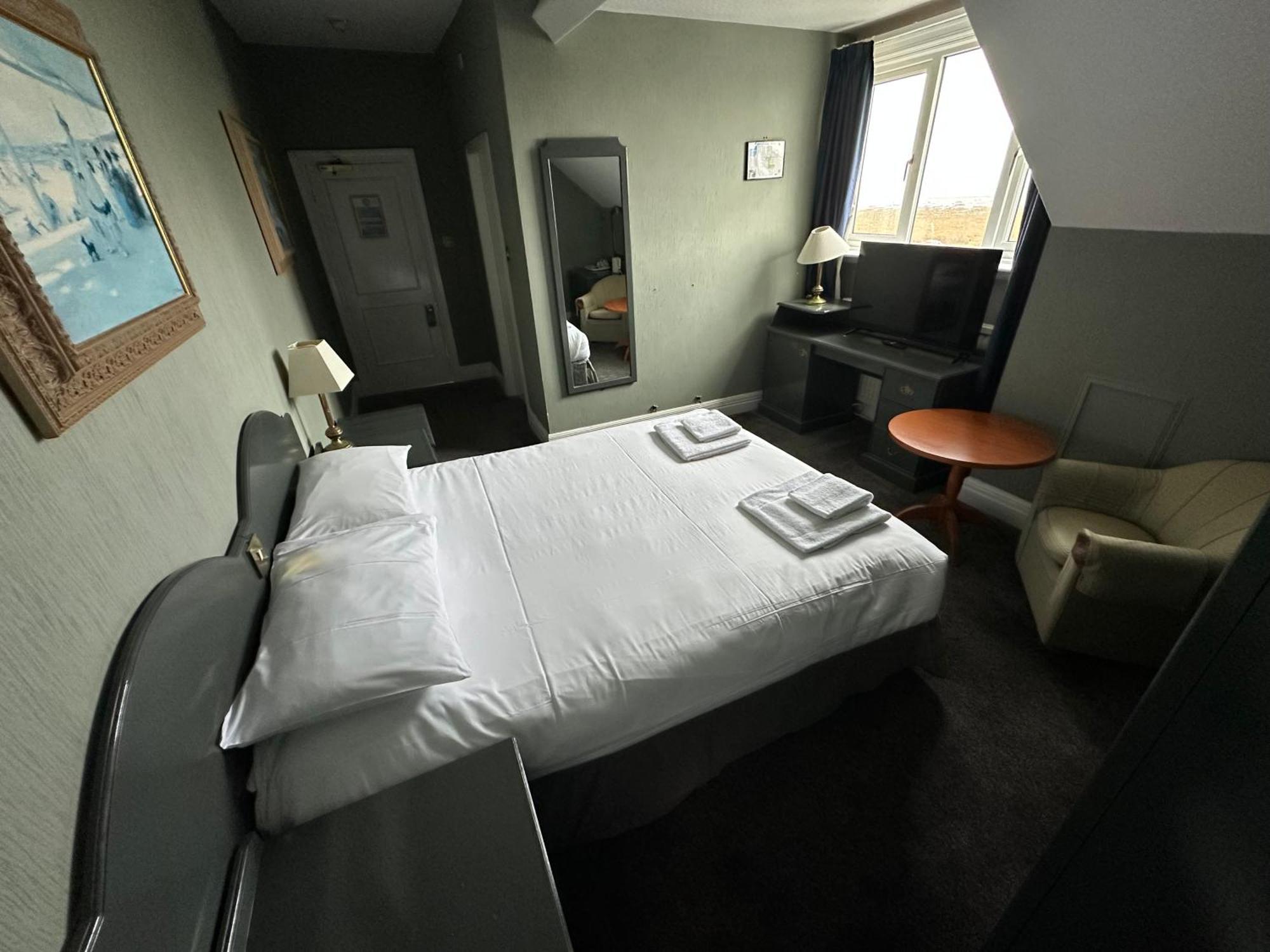 Clarkes Hotel Barrow In Furness Ngoại thất bức ảnh