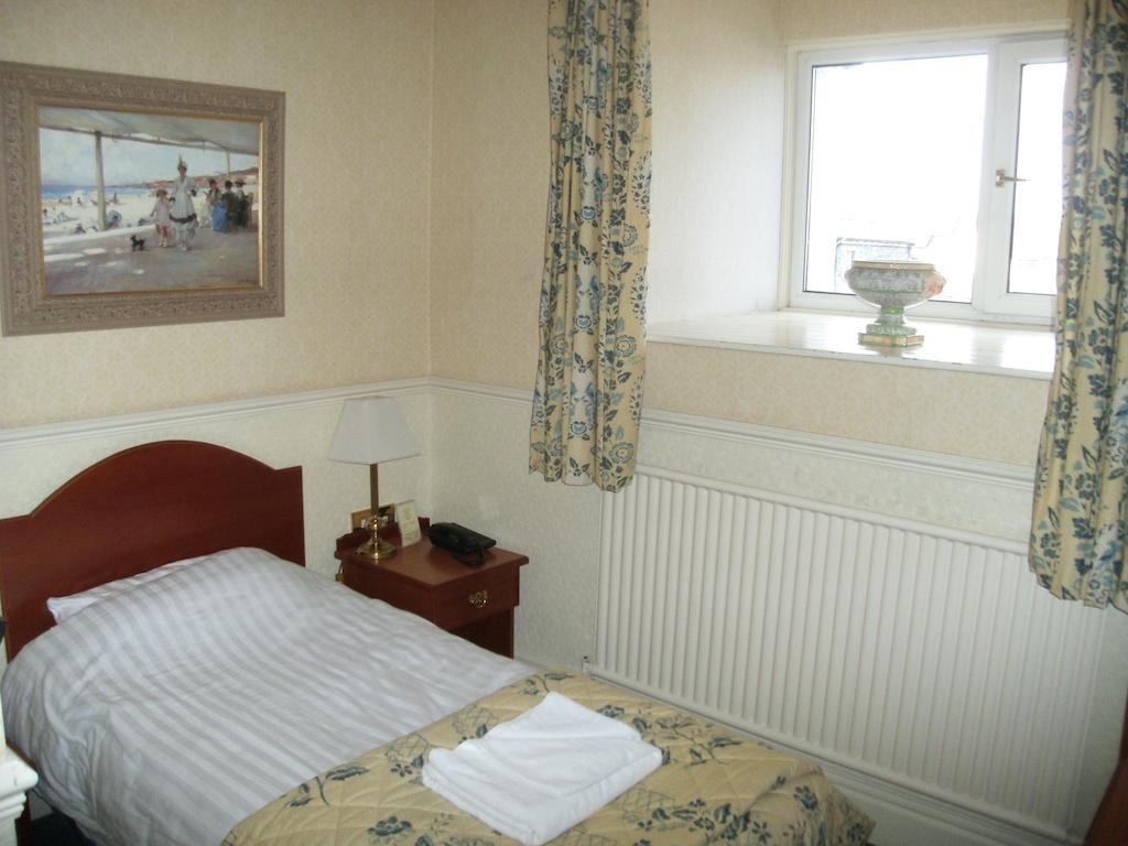 Clarkes Hotel Barrow In Furness Ngoại thất bức ảnh
